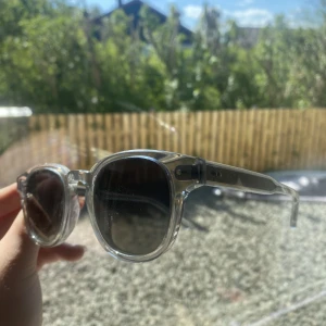 CHIMI 01 grey  - Säljer dessa chimis då dom inte passar mig alls. Ändrat använda under en resa och tappade även bort fodralet där. Säljs då utan fodralet därav ett billigare pris!!💕💕 köp för 600 direkt! 