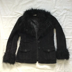 Jacka - Svart vintage jacka, passar till xs-l