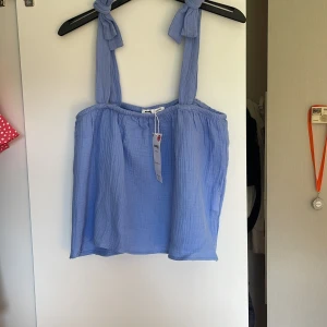 Gullig topp - Helt oanvänd topp ifrån polen 