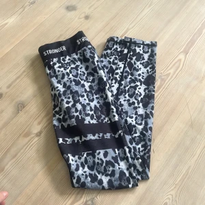 Stronger tights - Skick 8/10