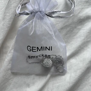 gemini smycke!! - ♊️🧎‍♀️