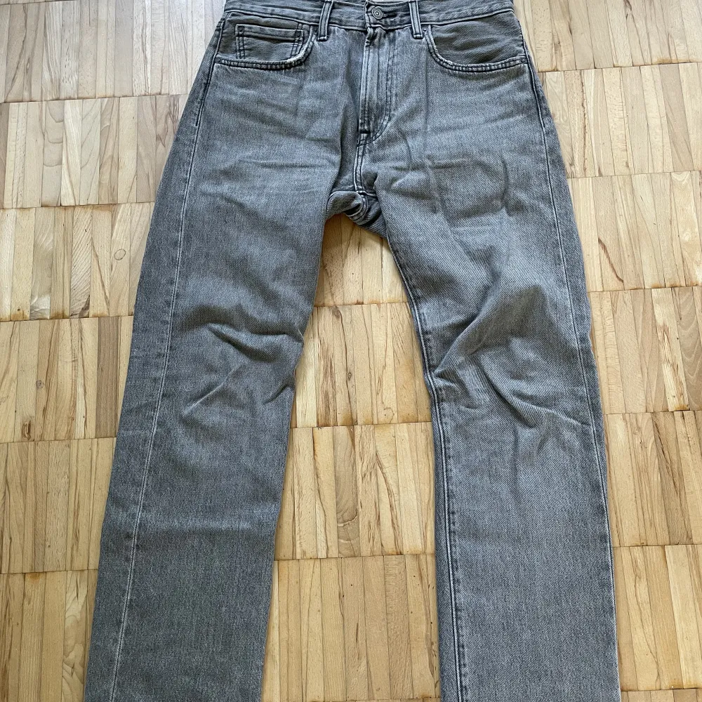 Levi’s 551z authentic jeans. Straight fit. Endast använda ett fåtal gånger.   Nypris: 1319kr. Jeans & Byxor.
