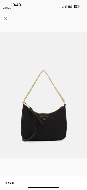Michael Kors handväska  - Helt ny, oanvänd. Säljer den då den inte kommer till användning. Nypris 1595kr. Pris kan diskuteras vid snabb affär. 
