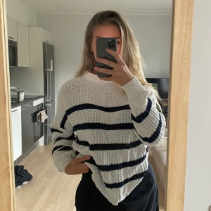 Randig tröja  - En knappt använd stickad tröja 💖💓Storlek S