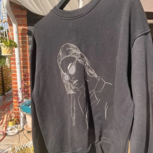 Tjocktröja - Jätteskön och mysig tröja men den kommer tyvärr inte till användning