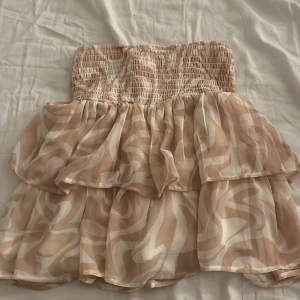 Rosa volang kjol - Rosa zebra aktig volang kjol 