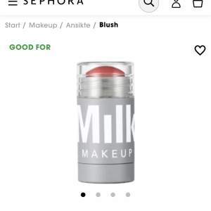 Jag har ett helt nytt oanvända milk blush stick i färgen quirk-berry som jag köpt på sephora! Anledningen till att jag säljer är för att jag köpte fel färg utan att inse och tog ej kvittot! Skriv privat för bild på den som bevis på att den är oanvänd!