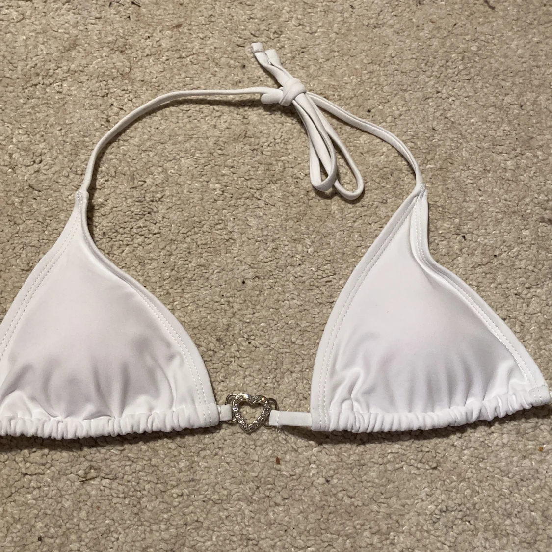 Jättefin vit bikini  - 90