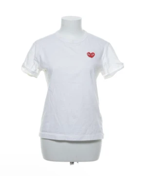 Cdg - Säljer min super fina cdg tröja från sellpy! Säljer då jag inte längre använder den 💕 