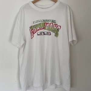 Weekday T-Shirt - Oversized Weekday T-shirt med tryck