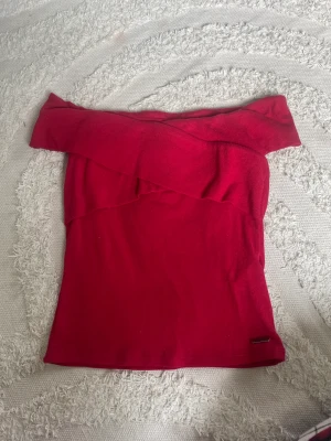 Off shoulder tröja  - Söt off shoulder tröja från Hollister i så skönt material