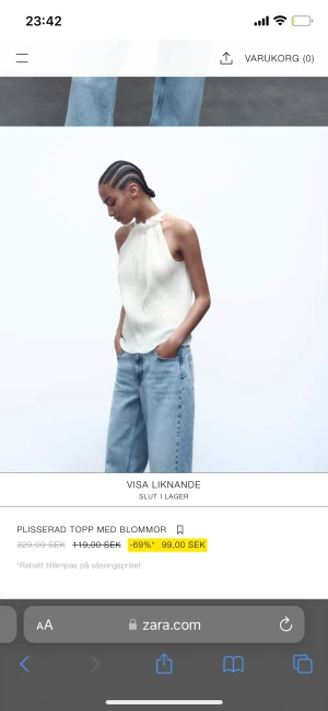 Zara topp - Superfin topp som tyvärr aldrig kom till användning, prislappen är fortfarande kvar. Skriv gärna privat för bilder. Ordinarie pris: 330