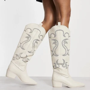 Cowboy boots - Cowboy boots från Asos nypris ca 800kr. Använda en gång!