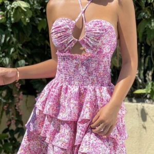 Rosa sommarklänning  - Jätte fin och bara testad. Så fin till sommaren och går att ha både med band och utan. 💗💗