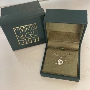Marianilsdotter halsband  - Super fint Marianilsdotter rebel love necklace😍längd 40cm! I nyskick, box tillkommer! Köpt för 3 795kr❣️
