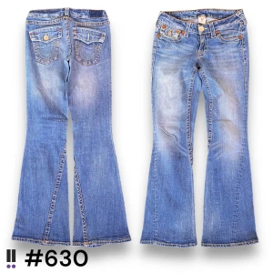 True religion jeans 630 - Lågmidjade bootcut true religion joey big t, 💜midja rakt över, 36cm💜innerben, 75cm💜ytterben, 100cm💜benöppning, 25cm💜modell 160 💜 INGEN TAG DÄR BAK
