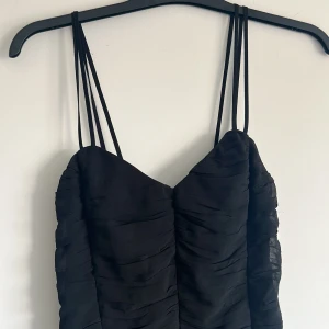 Klänning - Klänning från Bikbok 