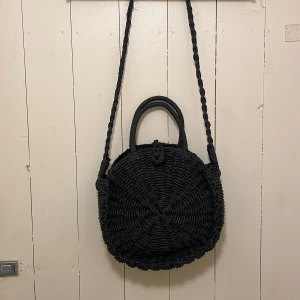 Strandväska - Oanvänd virkad väska. Pris kan diskuteras vid snabb affär! ☀️