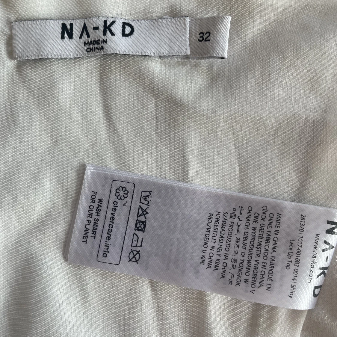 NA-KD vit skimrig topp  - 91