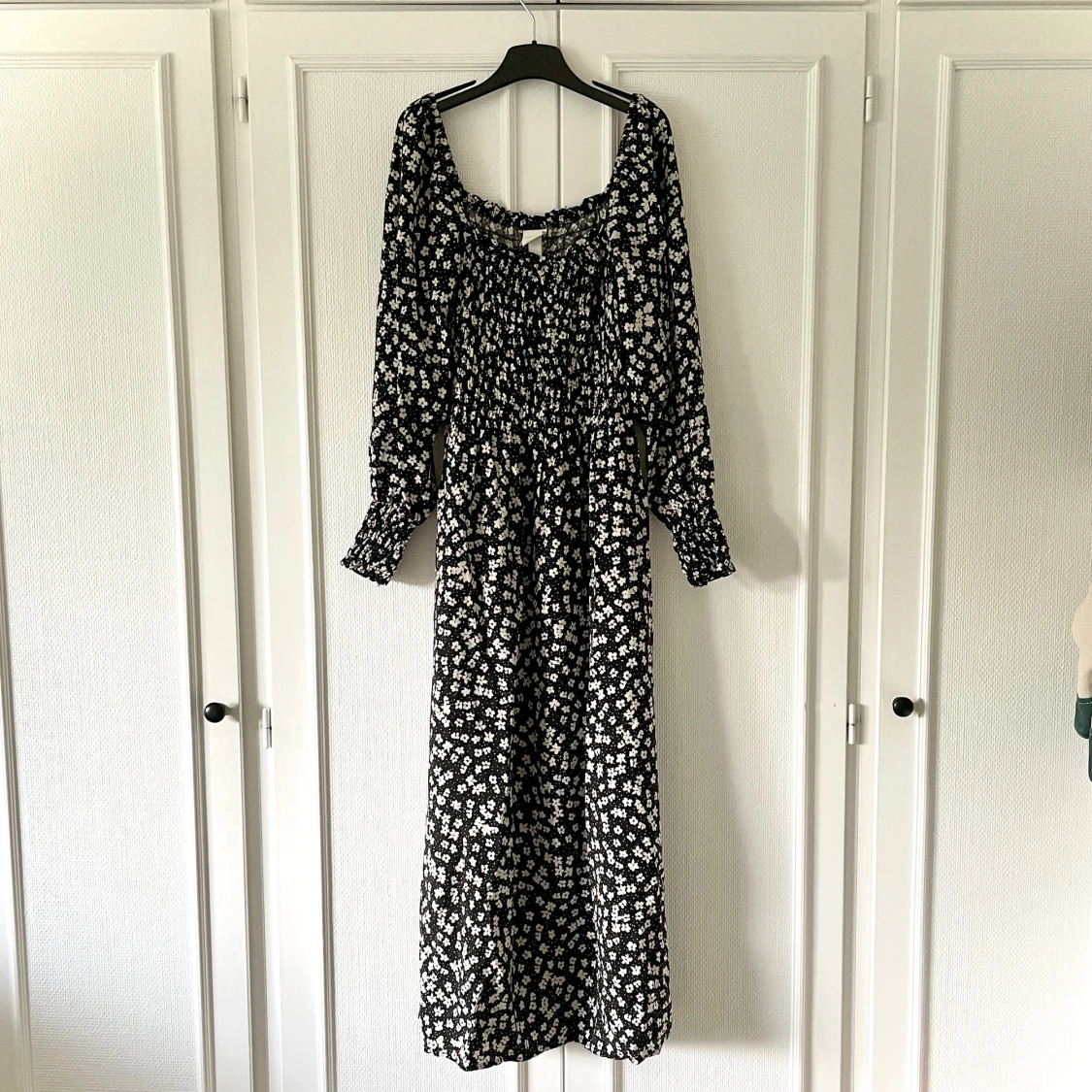 Blommig midiklänning  - 90