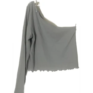 Ljusblå one shoulder tröja  - Ribbat material, snarare en babyblå typ av färg, aldrig använd (pga för stor), bra skick, prutbart pris 