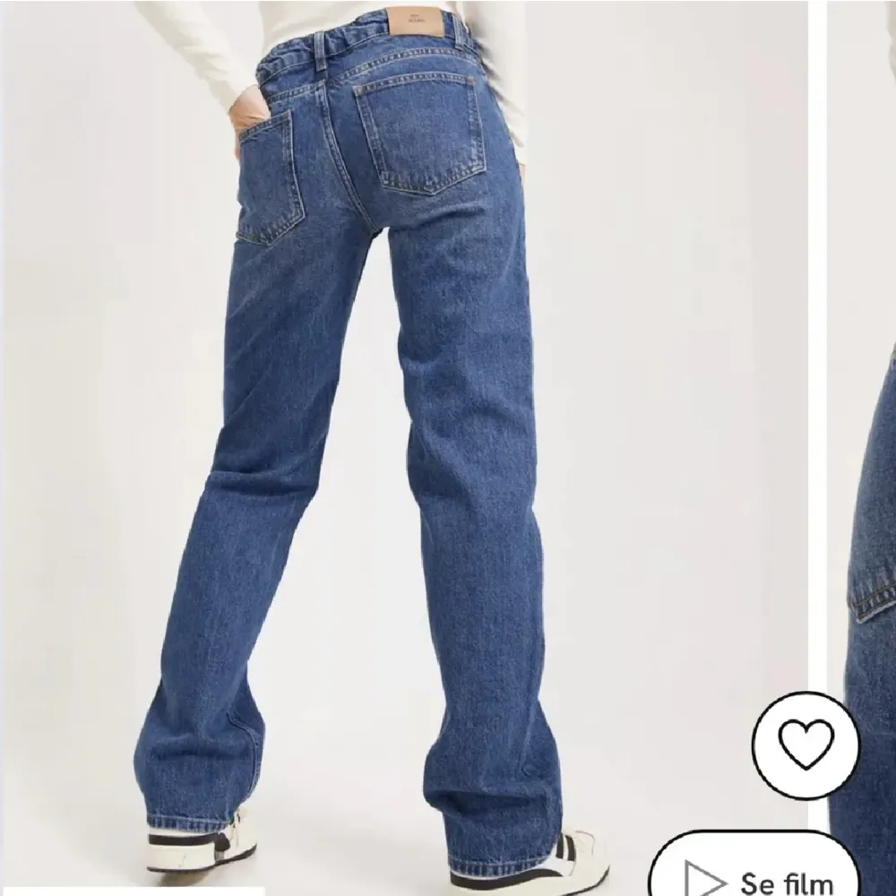 Säljer mina långmidjade jeans ifrån Nelly köpta för 599kr inga defekter använda kanske tre gånger . Jeans & Byxor.