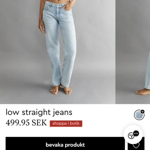 low straight jeans - Säljer blåa lågmidjade jeans ifrån gina tricot. Aldrig använda endast provade 1 gång. (Nästan alltid slutsålda) Strl 34. Nypris 499, mitt pris 150🤍
