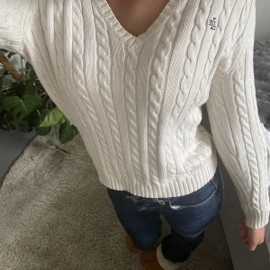 Ralph Louren tröja - Jättefin Ralph Louren tröja i vit 🩷inga defekter, nypris 1995kr