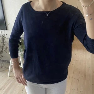 St tropez tröja  - Trekvartsärmad tröja från st tropez. Strl M men skulle säga att det även passar S perfekt. Har inga defekter och är så gott som ny. 