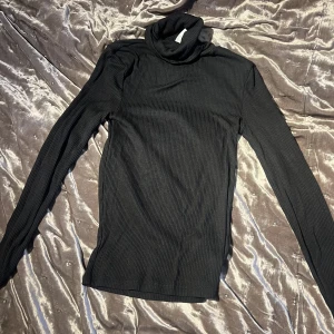H&M tröja - Knappt använd, storlek xs passar även s