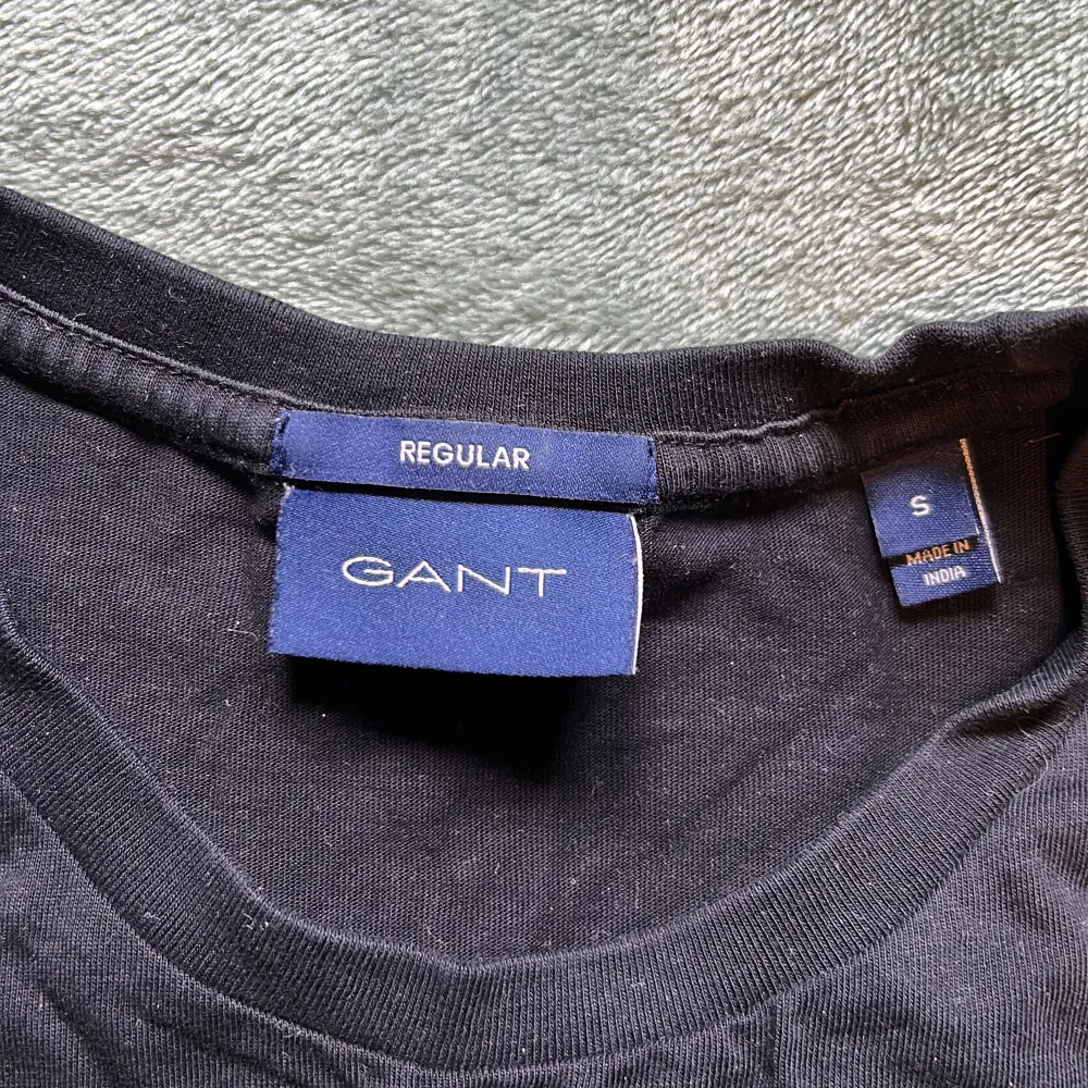 Gant T-shirt Helt oanvänd Pågrund av att den är för liten. T-shirts.