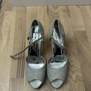 Festskor - Säljer de här festskorna som bara använts 1 gång kommer inte till användning mer