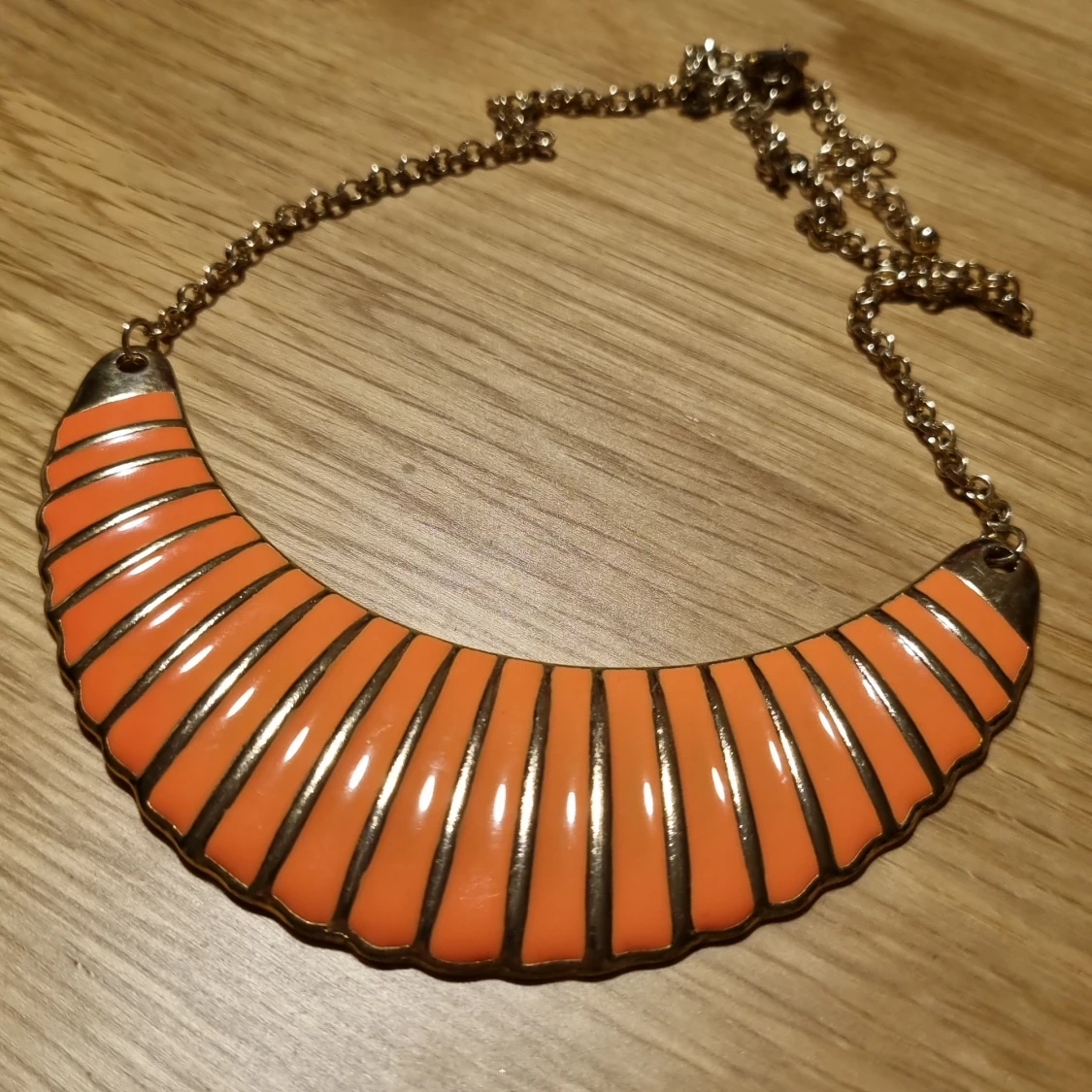 Halsband orange guld  - 90