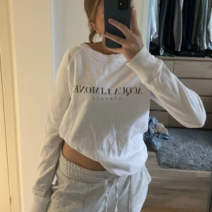 Acqua Limone sweatshirt - En äkta acqua limone sweatshirt som är köpt för några år sedan men bara använd ett fåtal gånger, så den är i bra skick 💗