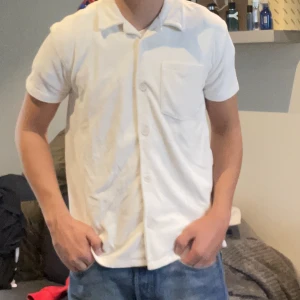 Frotté tröja  - Säljer nu min frotté tröja då den är lite liten för mig 