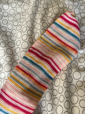 Djerf Avenue hårband - Mitt hårband från Djerf Avenue som inte längre kommer till användning söker ny ägare🌈