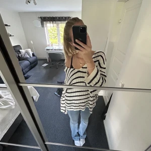 Zara tröja  - Supersnygg tröja från zara! Perfekt till hösten! 