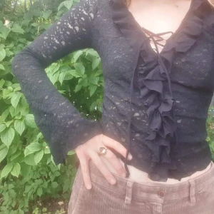 Black volang shirt - Lovely black fluff volang shirt 