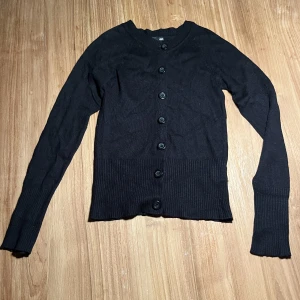 Kofta  - Svart kofta från H&M 