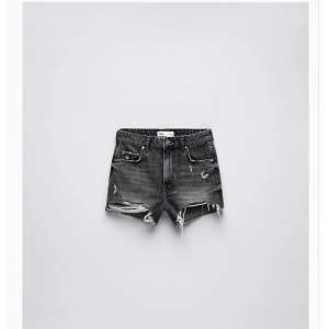 Snygga och sköna jeans shorts från Zara!🩶🩶🩶Pris går att diskutera!