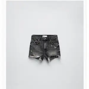 Snygga och sköna jeans shorts från Zara!🩶🩶🩶Pris går att diskutera!