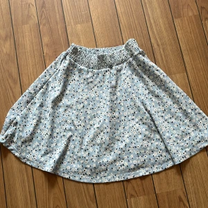 Kjol - Fint använt skick