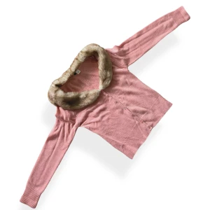 Vintage kofta - Så häftigt vintage kofta med fake päls!!!😍🎀