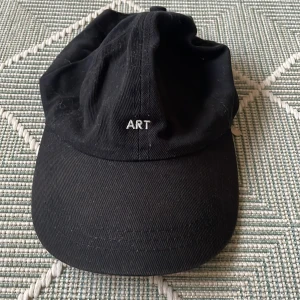 Art keps.  - Fin keps. Knappt använd. 