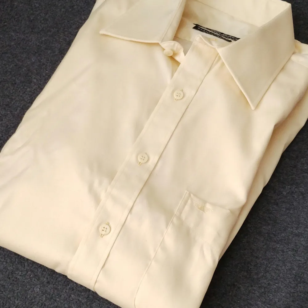Gul TSF skjorta. Max använd 1 eller 2 ggr. Storlek: 41. Skjortor.