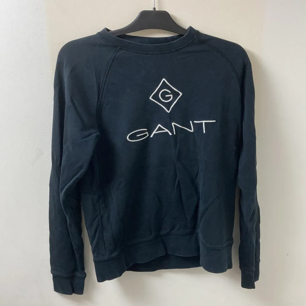 Gant college tröja  Storlek 176/S Absolut noll slitage som ny.  Använd fåtal gånger . Hoodies.