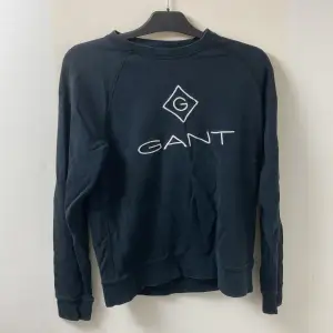 Gant college tröja  Storlek 176/S Absolut noll slitage som ny.  Använd fåtal gånger 