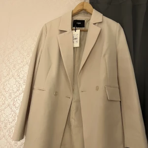 Beige kavaj  - Aldrig använd 💕 Original pris: 599kr 