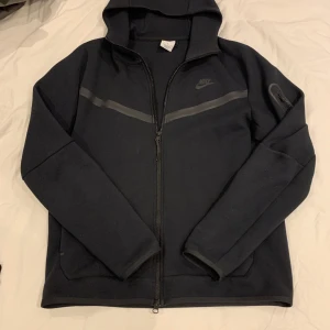 Nike tech fleece - Svart nike tech fleece super skick