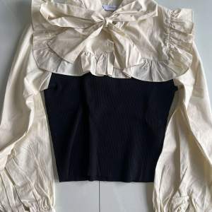 Säljer min Zara tröja som är använd 1 gång. Storlek = M Men passar även small. Den är i mycket bra skick! 💓